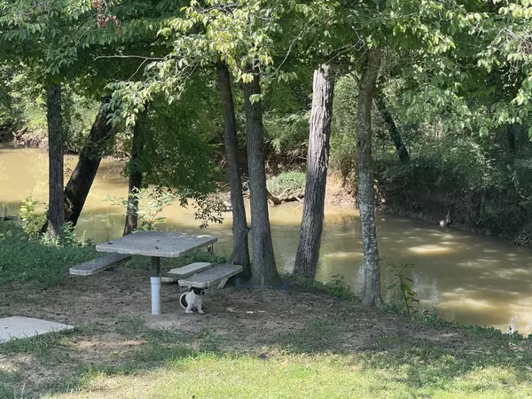 Calhoun, TN 37309,147 Chestuee Crossing Road