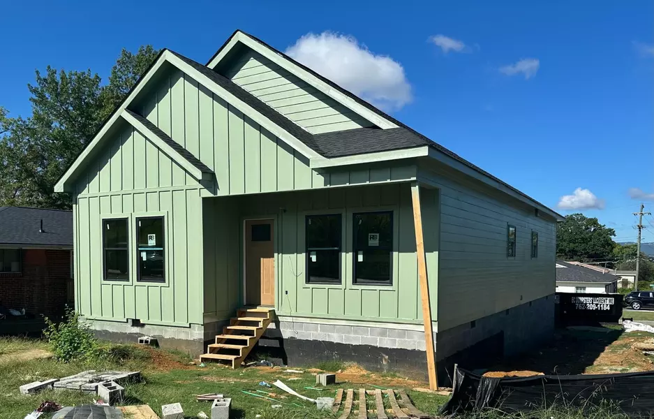 925 N Chamberlain Avenue, Chattanooga, TN 37406
