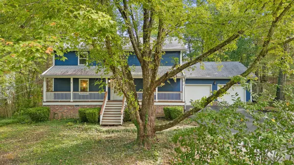 Signal Mountain, TN 37377,916 Autumn Way Lane