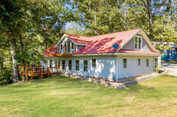 Waverly, TN 37185,90 Bluff Point Lane