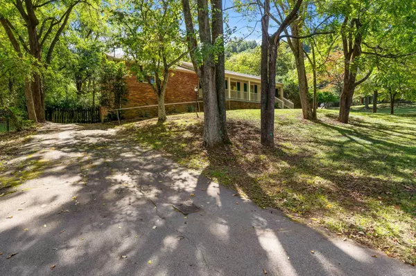 Nashville, TN 37205,841 Highland Crest Dr