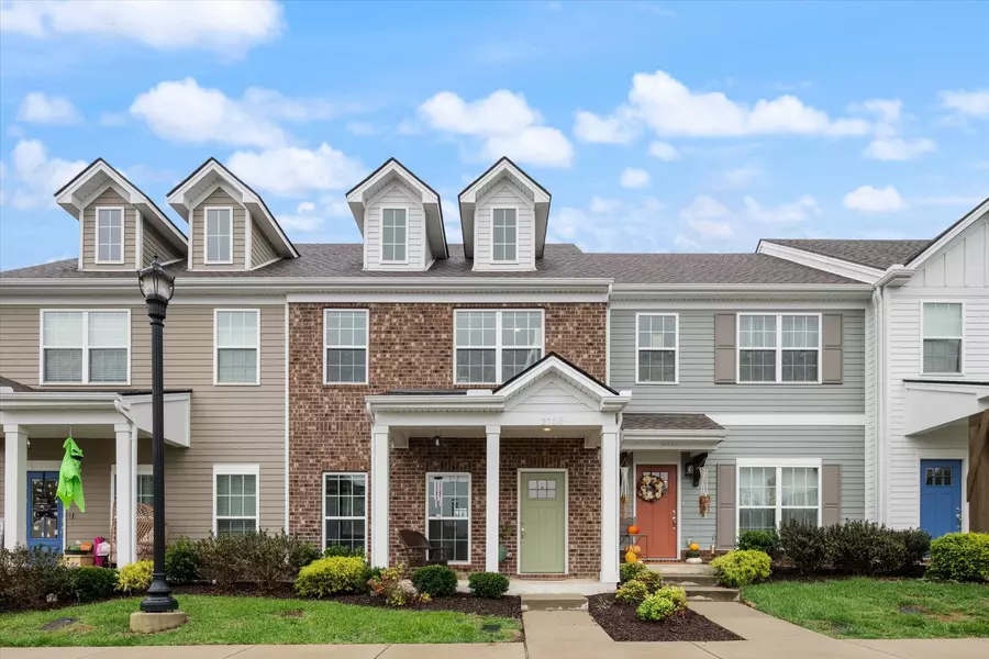 2738 Wind Gap Dr, Columbia, TN 38401