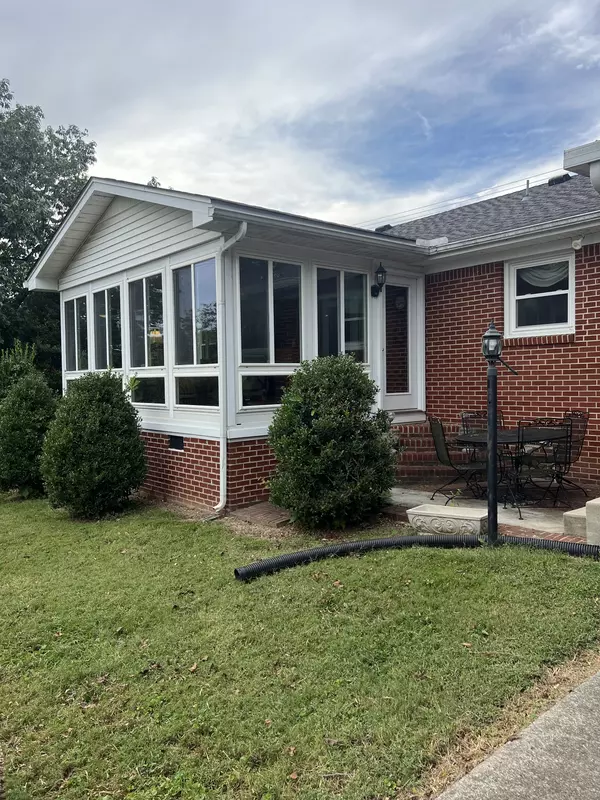 Woodbury, TN 37190,311 Murfreesboro Rd