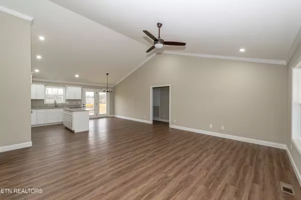 Maryville, TN 37801,120 Little Donnie Way Way