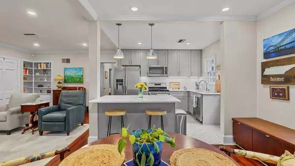 Memphis, TN 38111,2884 MIDLAND AVE