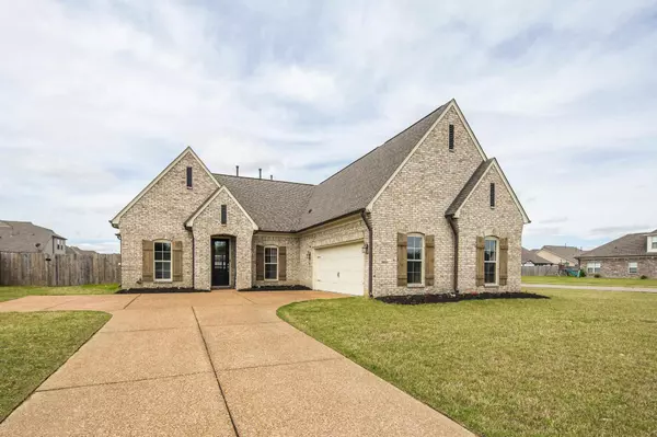 6361 CREEKSIDE LAKE DR, Arlington, TN 38002