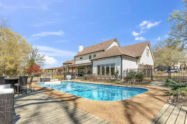 Collierville, TN 38017,2773 W LEVEE OAKS DR