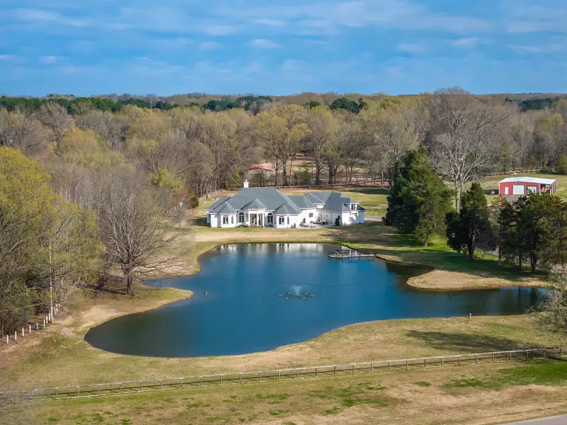 10471 COLLIERVILLE RD, Collierville, TN 38017