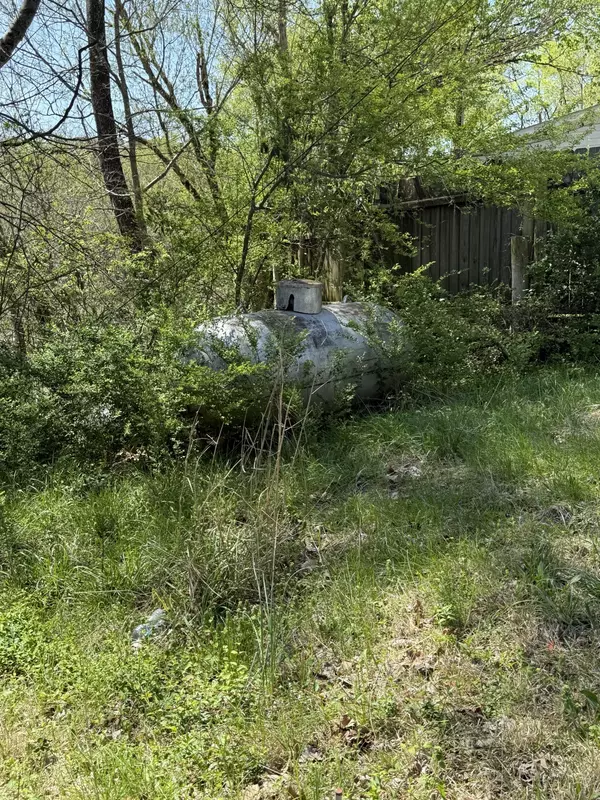 Erin, TN 37061,4870 E Main St