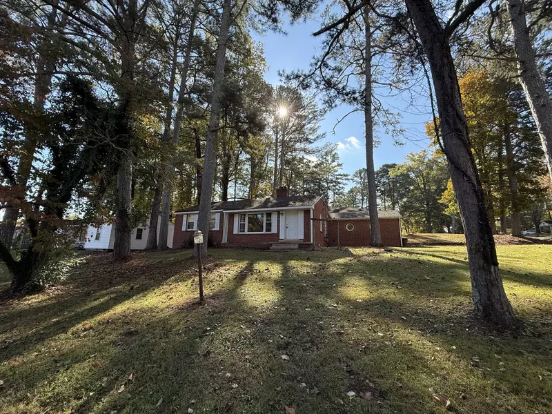 940 McKellar Dr, Tullahoma, TN 37388