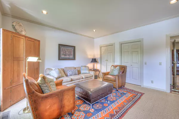 Nashville, TN 37215,105 Burlington Ct