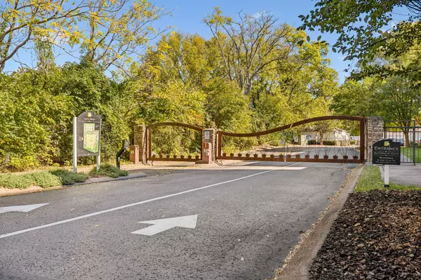 Nashville, TN 37212,2600 Hillsboro Pike #123A