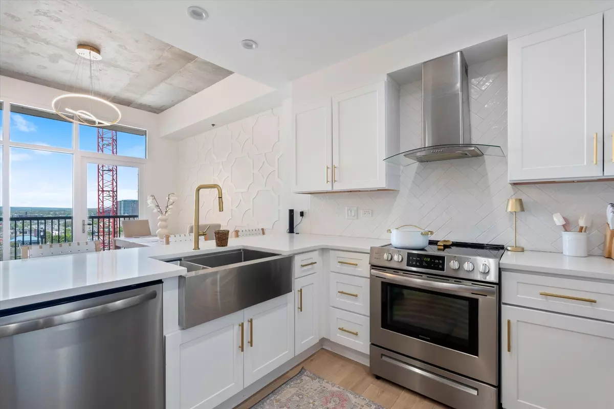 Nashville, TN 37203,1510 Demonbreun St #807