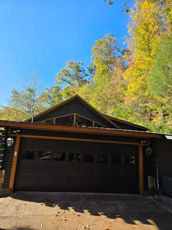 Waynesboro, TN 38485,999 Rainbow Lake Rd