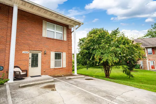 Maryville, TN 37801,2454 Hallerins Court