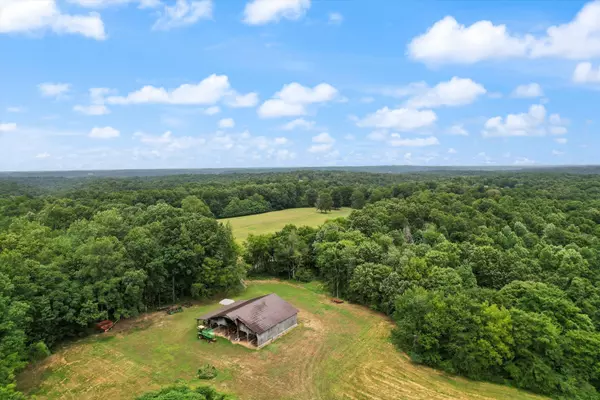 Charlotte, TN 37036,1904 Millers Chapel Rd