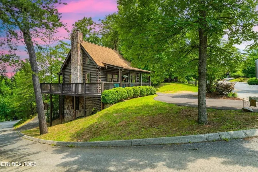 664 Kings Hills Blvd, Sevierville, TN 37863