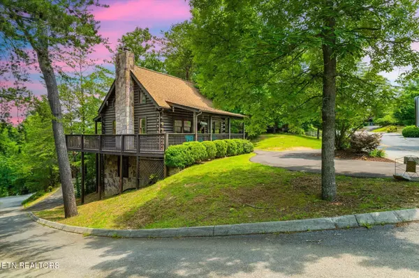 664 Kings Hills Blvd, Sevierville, TN 37863