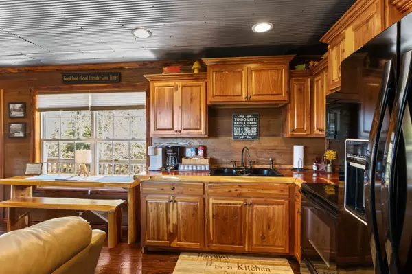 Lynchburg, TN 37352,784 Damron Rd