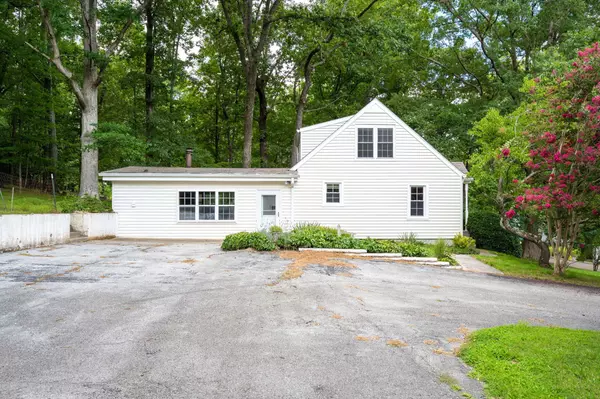 Ooltewah, TN 37363,9986 Forest Drive