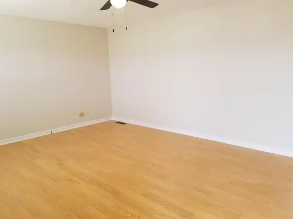 Oak Grove, KY 42262,102 Josephines Ct