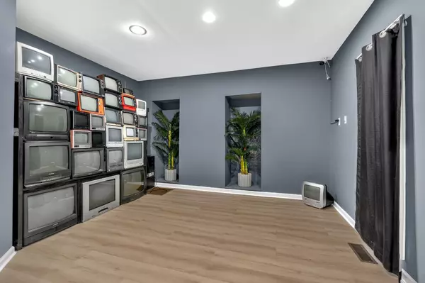 Nashville, TN 37204,526 E Iris Dr