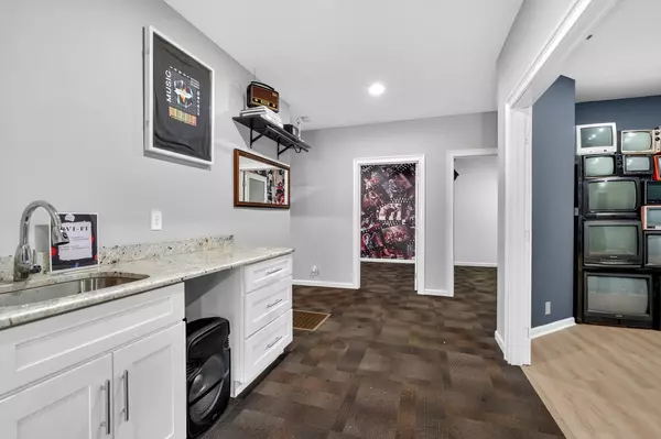 Nashville, TN 37204,526 E Iris Dr