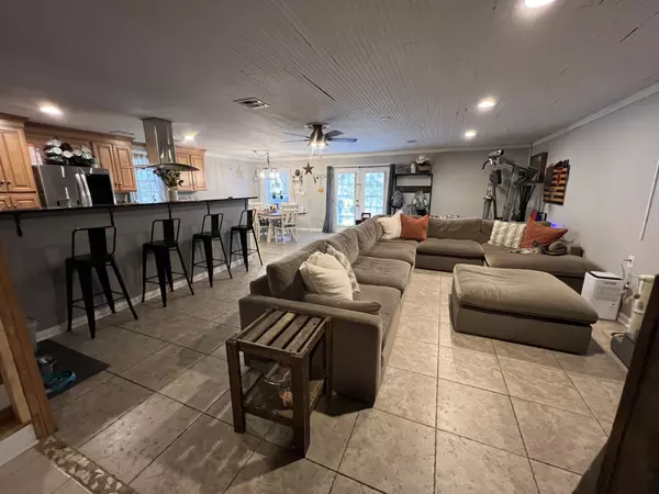 Woodlawn, TN 37191,3175 York Landing Rd