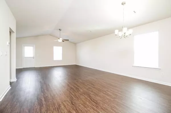 Columbia, TN 38401,2524 Queen Bee Drive