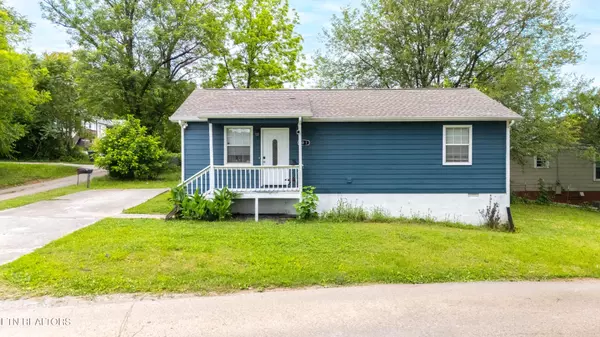 Knoxville, TN 37917,2011 NE Clay St