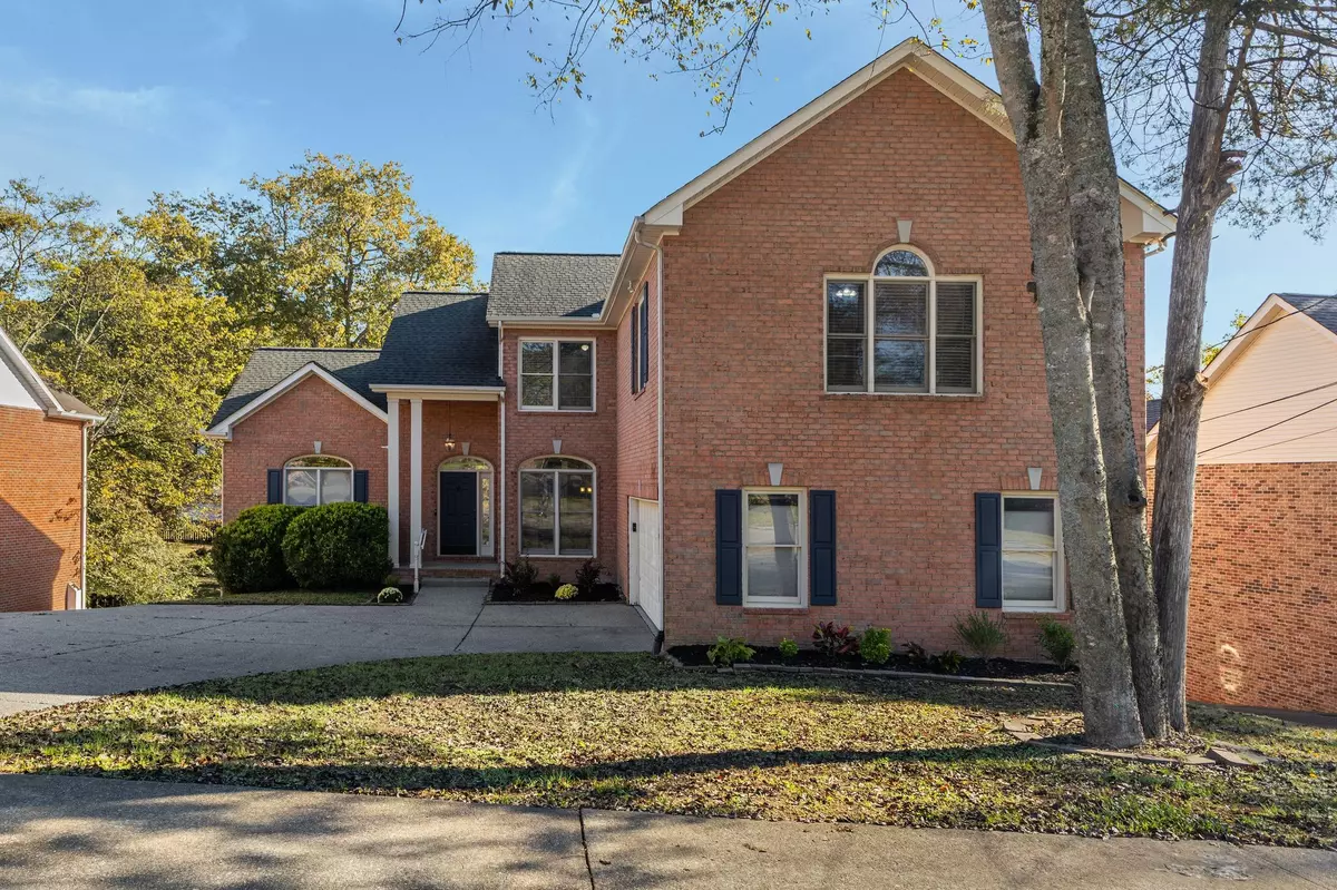 Nashville, TN 37221,6844 Collinswood Dr