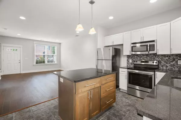 Nashville, TN 37206,109 Porter Ter