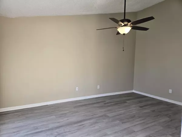 Oak Grove, KY 42262,220 Pappy Dr