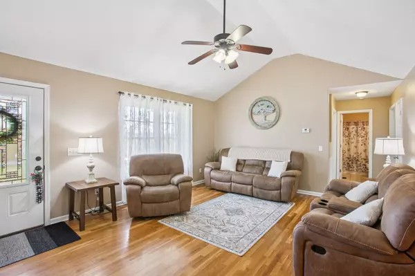 Lafayette, TN 37083,532 Douglas Ln