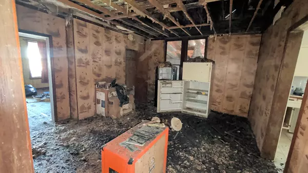 Paris, TN 38242,325 Head St