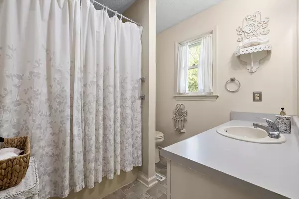 Apison, TN 37302,10527 E Brainerd Road