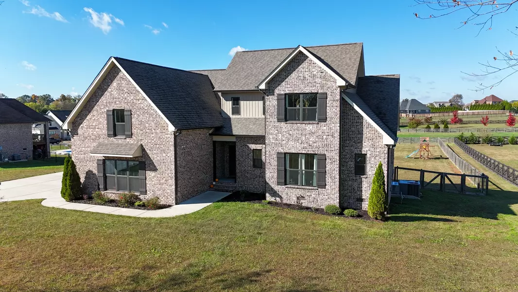 746 N Russell St, Portland, TN 37148