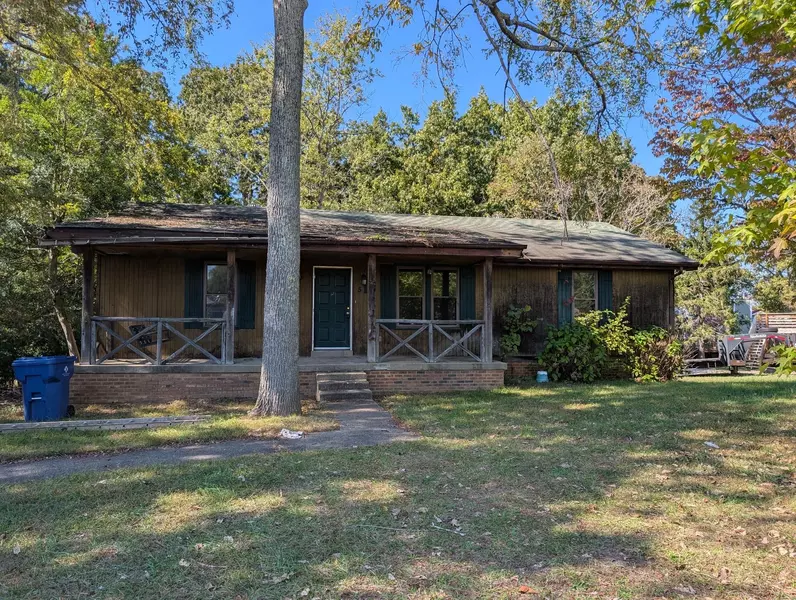 514 Lisa Ct, Clarksville, TN 37043