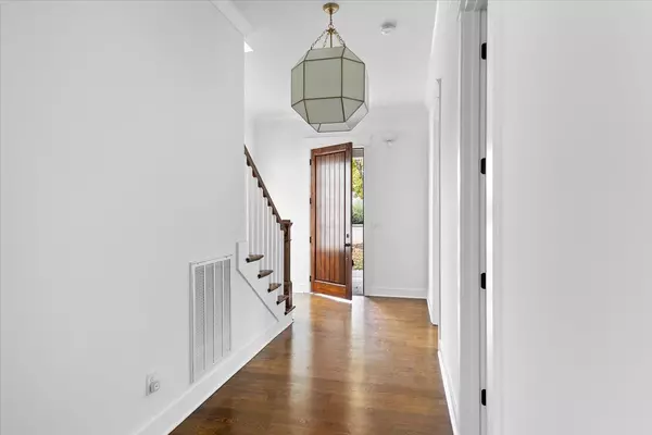 Nashville, TN 37206,506 Rosebank Ave