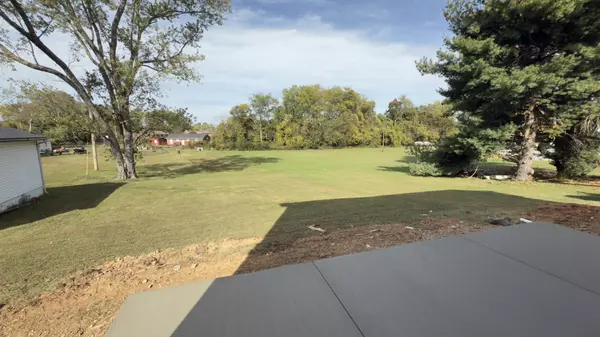 Clarksville, TN 37042,305 Pollard Rd #B