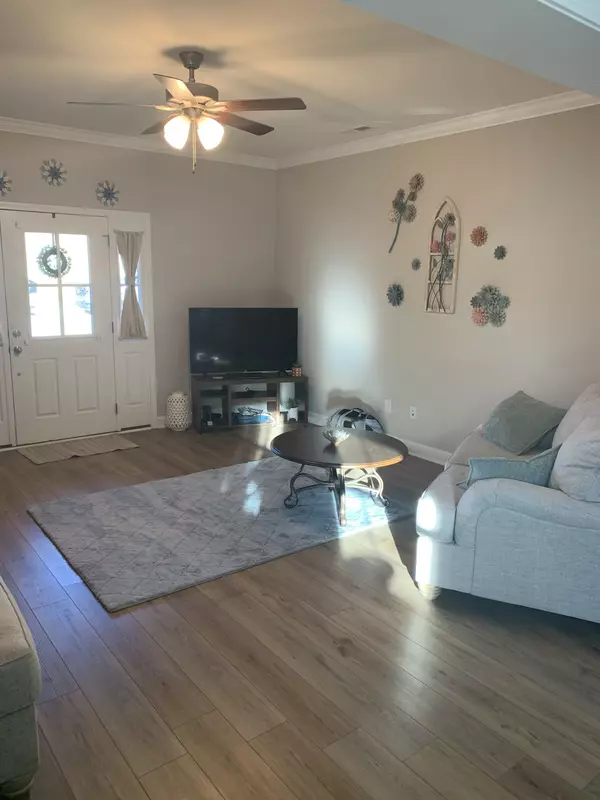 Shelbyville, TN 37160,967 Horse Mountain Rd #2F