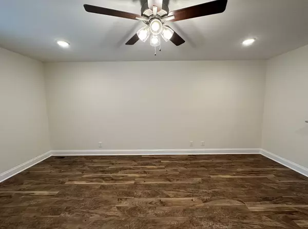 Clarksville, TN 37040,126 S 7th St #A