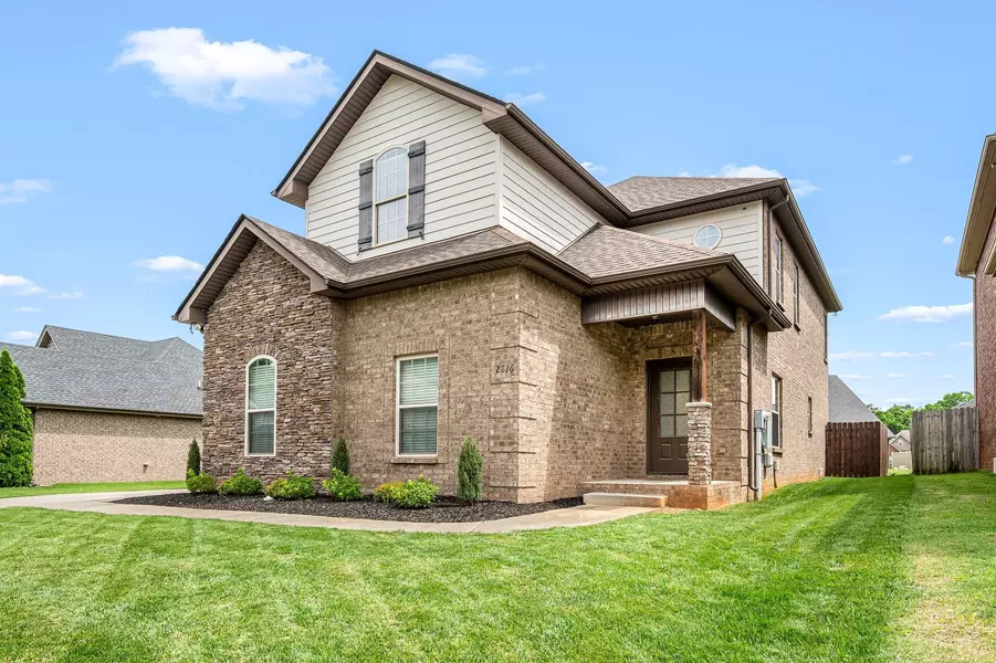 2816 Lightning Bug Dr, Murfreesboro, TN 37129