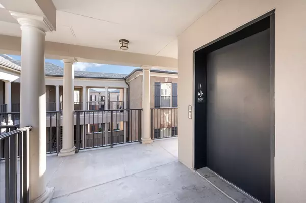 Brentwood, TN 37027,309 Seven Springs Way #402