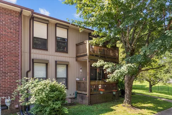 Dickson, TN 37055,815 Highway 70 #E