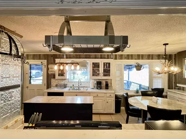 Tellico Plains, TN 37385,1522 Turkey Creek Road