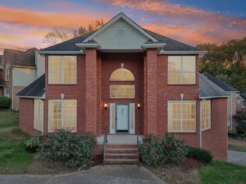 2201 S Ashford Ct, Nashville, TN 37214