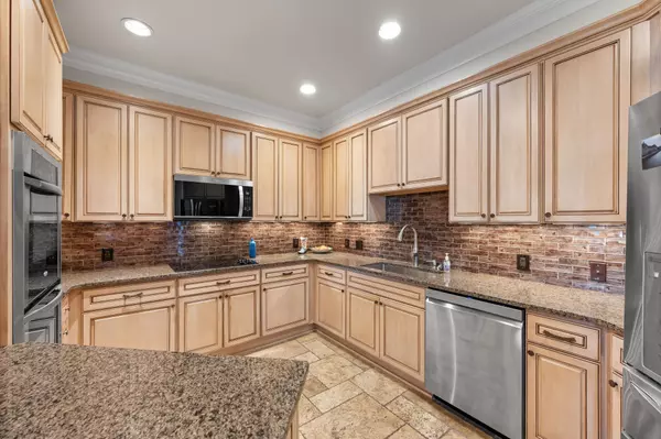 Nashville, TN 37203,110 31st Ave #N #508