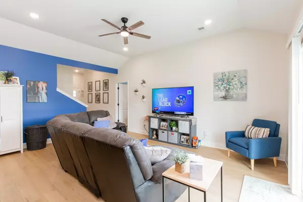 Greenbrier, TN 37073,1212 Angus Way