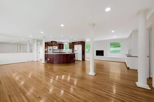 Nashville, TN 37205,6833 Pennywell Dr